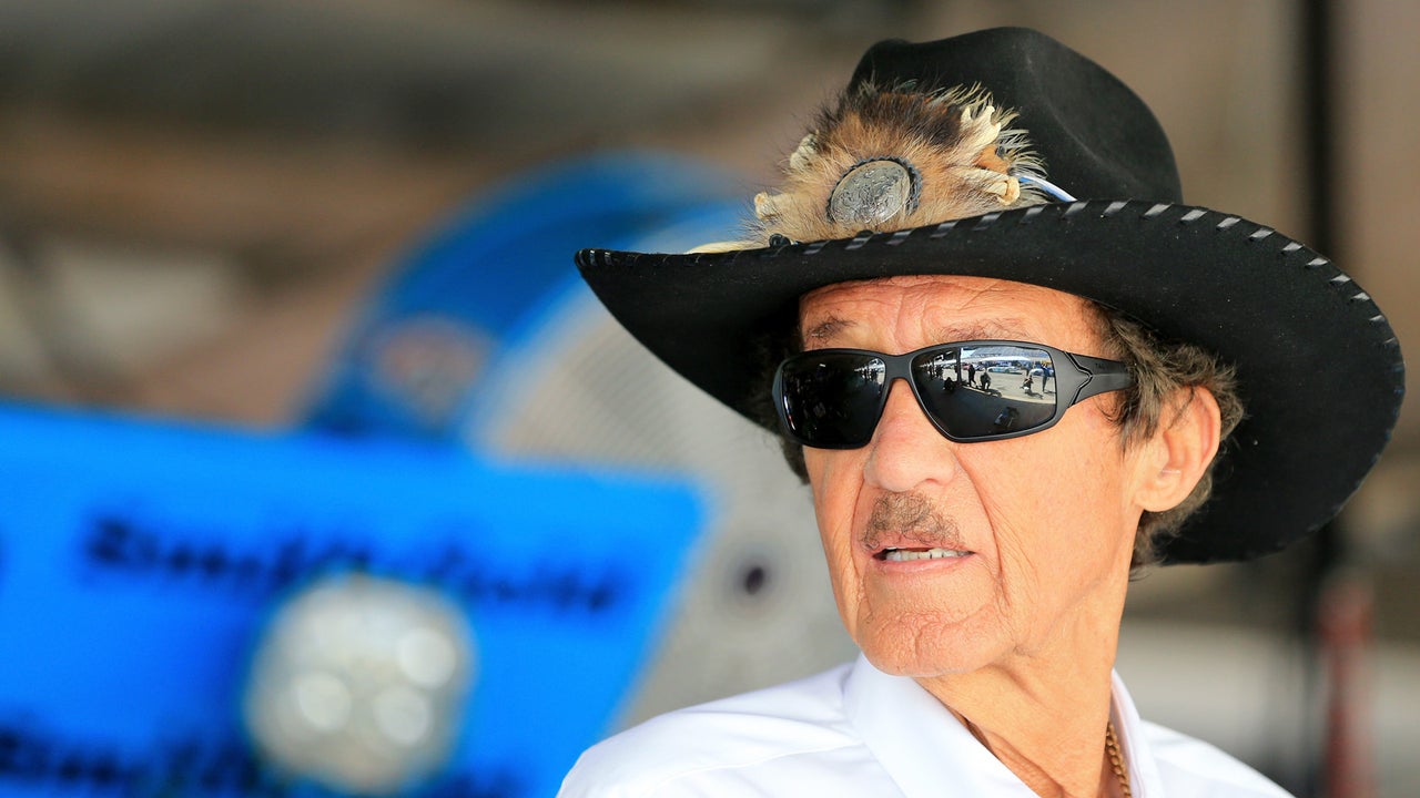 Hall of Famer Richard Petty reveals his pick for 2015 champion